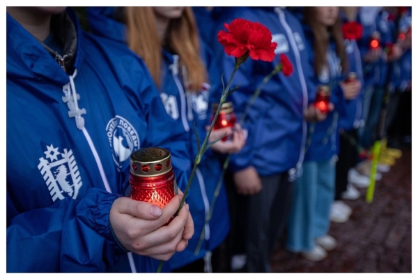 В День Памяти и скорби Волонтёры Победы приняли участие в акции «Свеча памяти» и «Огненные картины войны»